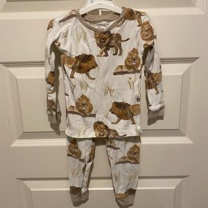 Burt’s bees Lion pajama set